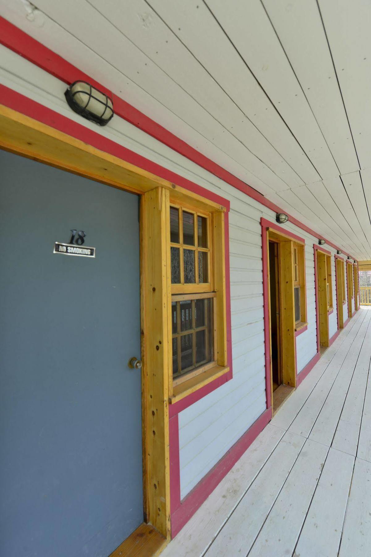 The Bunkhouse Otel Dawson City Dış mekan fotoğraf