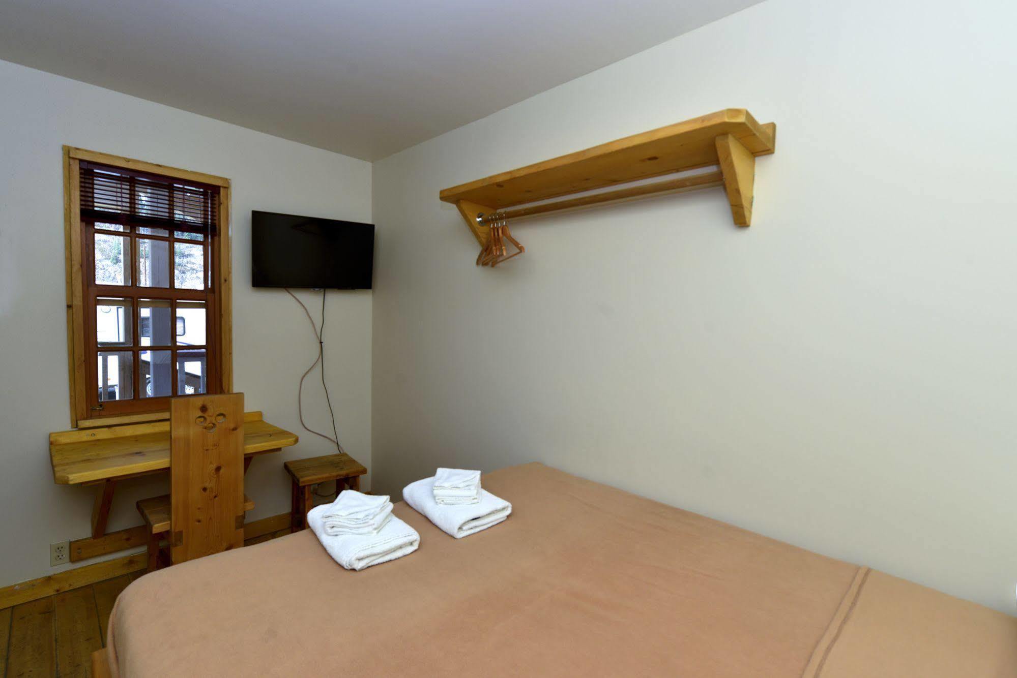 The Bunkhouse Otel Dawson City Dış mekan fotoğraf
